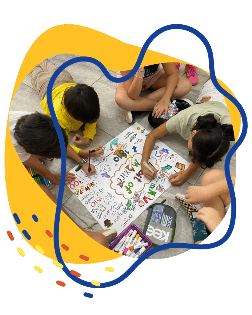 alumnos-colegio-privado-playa-del-carmen-dibujando