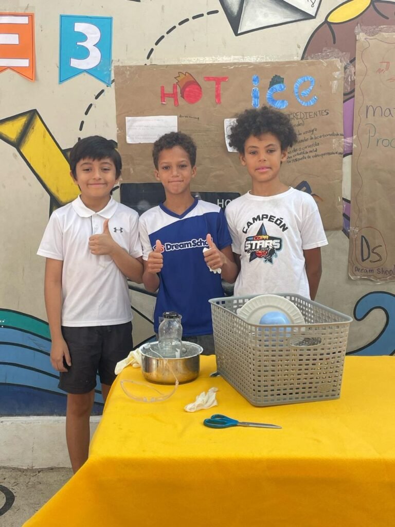 chicos-en-una-escuela-en-playa-del-carmen